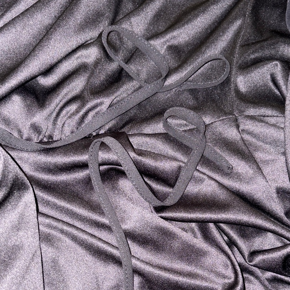 Express Black Women's Intimate Robe - Picture 3 of 4